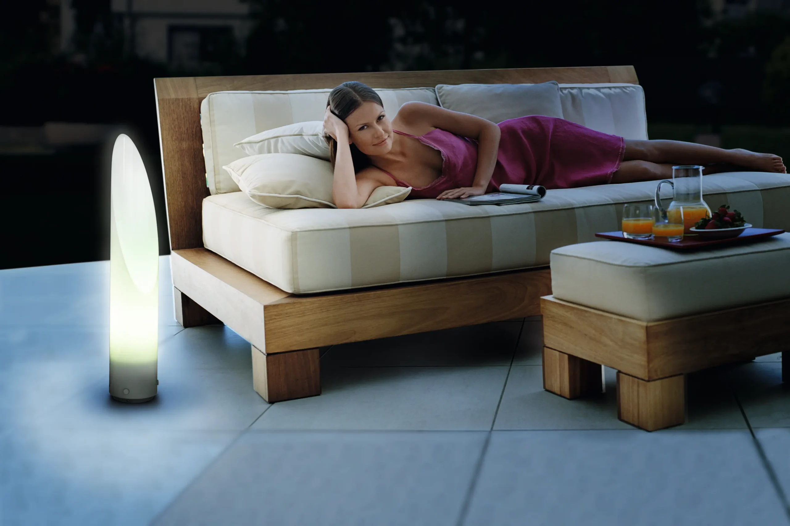 AMALFI Outdoor Floor Light, IP44, E27 22W ESL Included, 650 mm Height, Silver with White Glass - Image 3